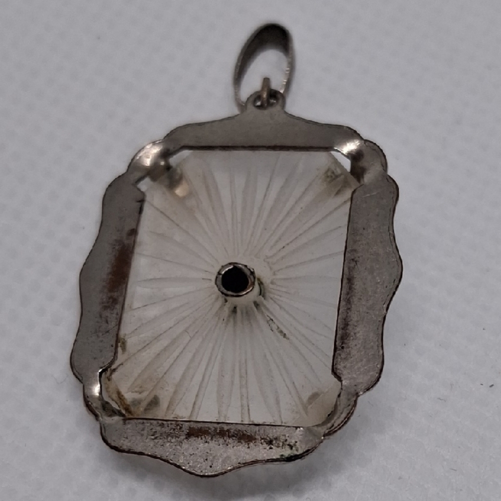 Vintage-Style White Glass Pendant Necklace - Picture 2 of 3